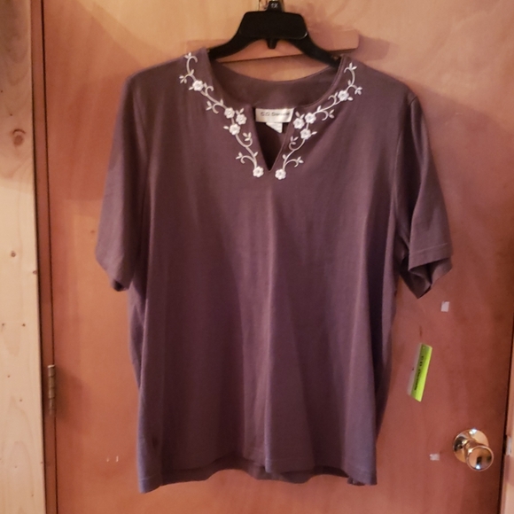 C.D. Daniels Tops - Womans short sleeve top